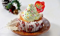 クリスマスツリーカップケーキ